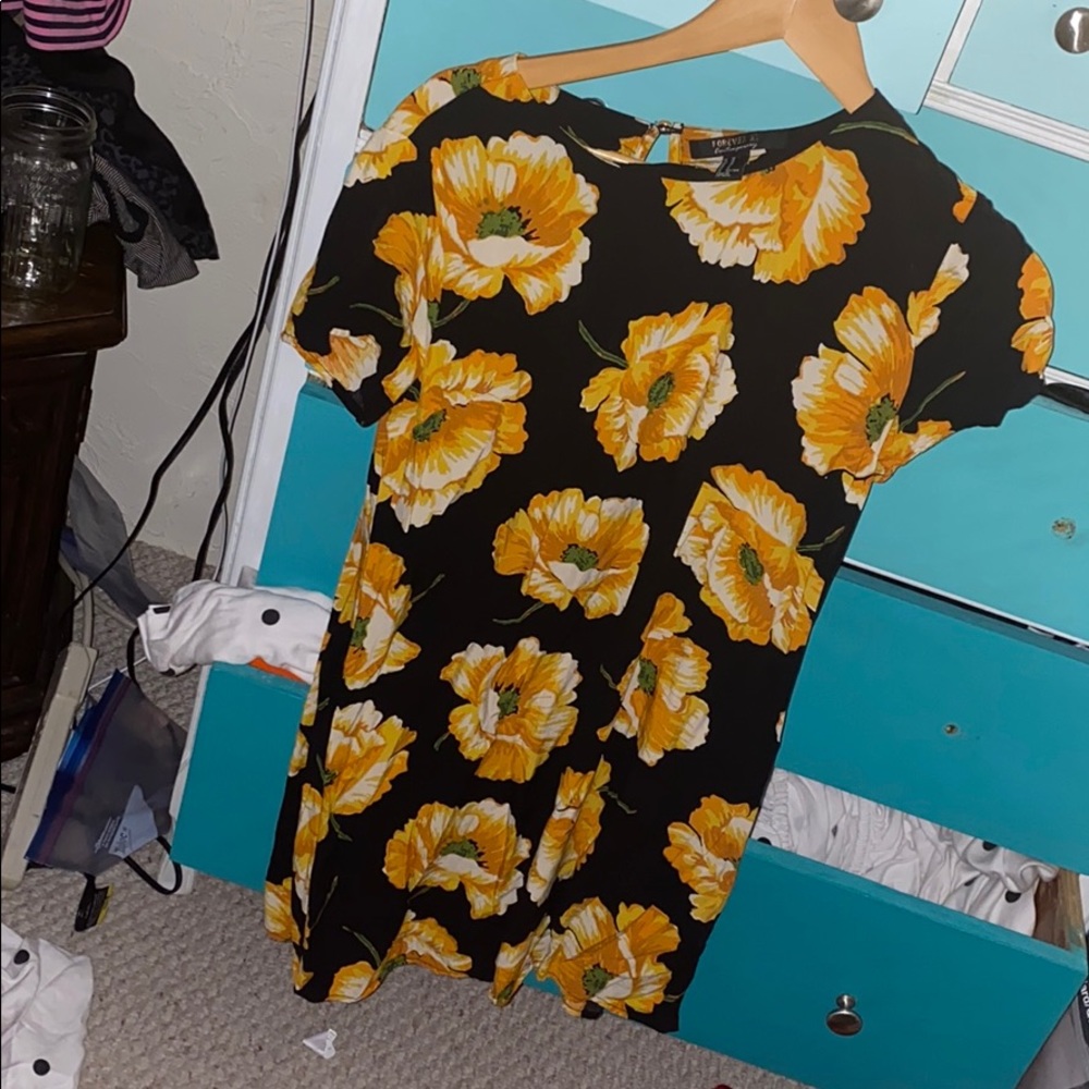 Forever 21 black floral shift dress
